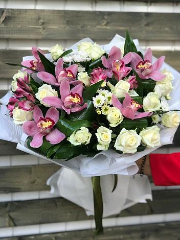 Букет цветов из: Розы и Хризантемы в Демино