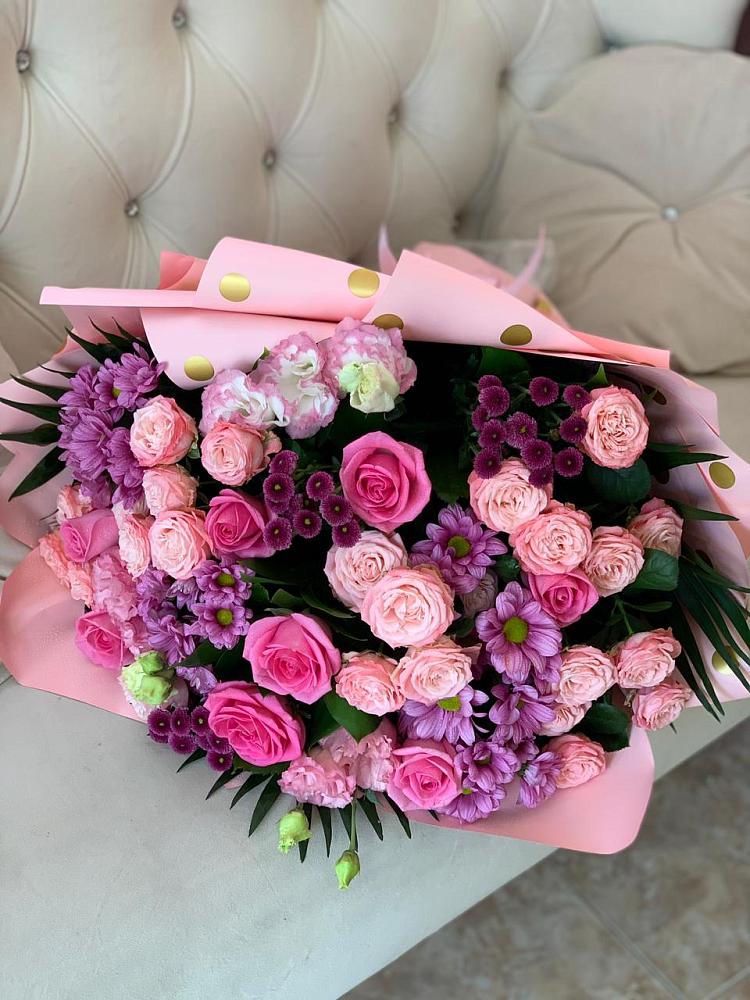 Букет цветов из: Хризантемы, Розы и Лизиантусы в Демино