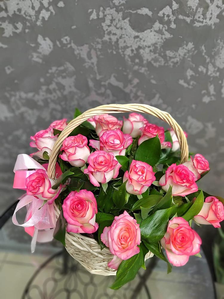 Цветочная композиция из Розы в корзине в Демино