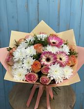 Букет цветов из:  Розы, Герберы и Хризантемы в Демино