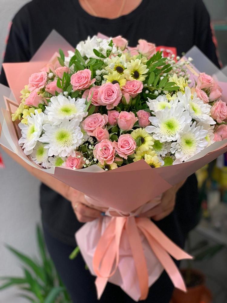 Букет цветов из: Розы и Хризантемы в Демино