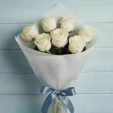 Букет 7 Белых роз Эдлесс Лав в Демино
