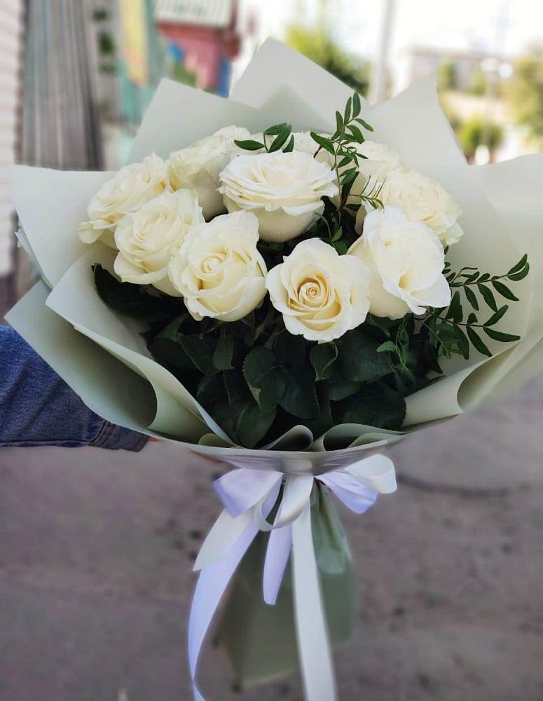 Букет Белые розы Проуд в Демино