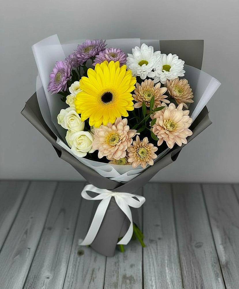 Букет цветов из: Розы, Герберы и Хризантемы в Демино
