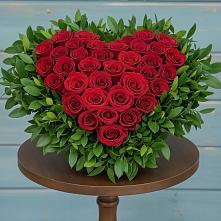 Цветочная композиция из Розы в виде сердца в Демино