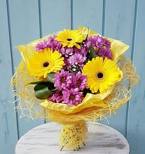 Букет цветов из:  Хризантемы и Герберы в Демино