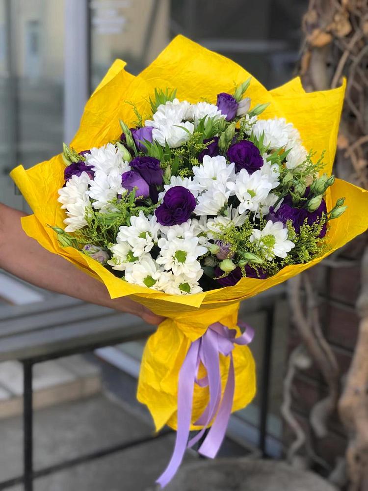 Букет цветов из: Ирисы, Хризантемы и Ромашки в Демино