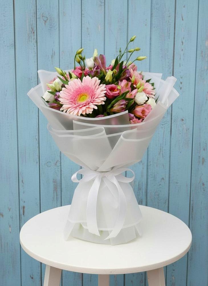 Букет цветов из: Герберы, Альстромерии и Лизиантусы в Демино