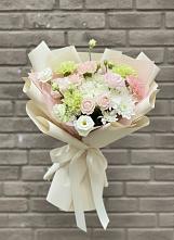 Букет цветов из:  Гвоздики, Розы, Лизиантусы и Хризантемы в Демино