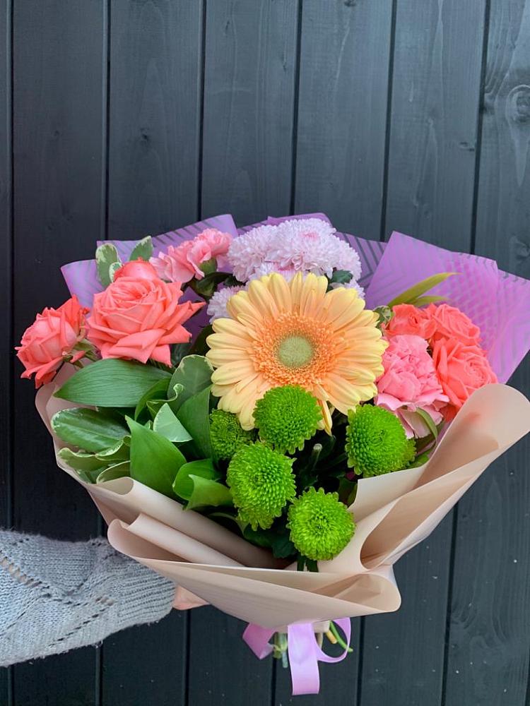 Букет цветов из: Гвоздики, Розы, Герберы и Хризантемы в Демино