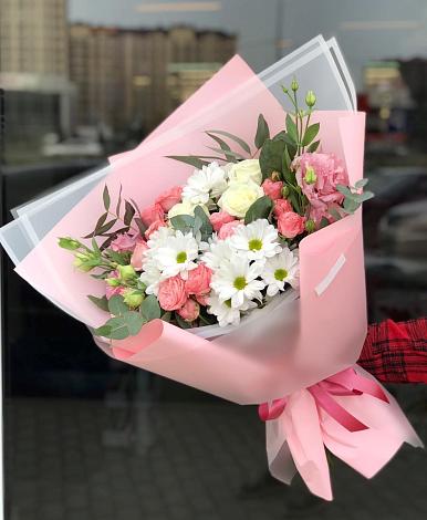 Букет цветов из: Розы, Лизиантусы и Хризантемы в Демино