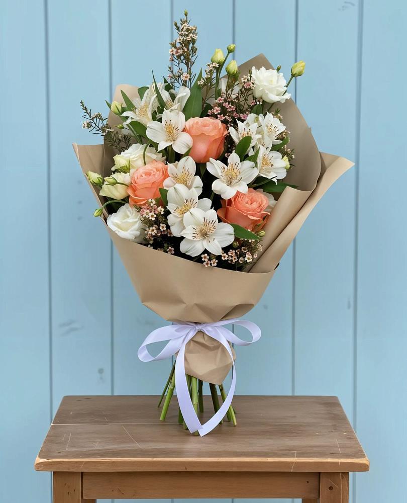 Букет цветов из: Альстромерии, Лизиантусы, Розы и Хризантемы в Демино