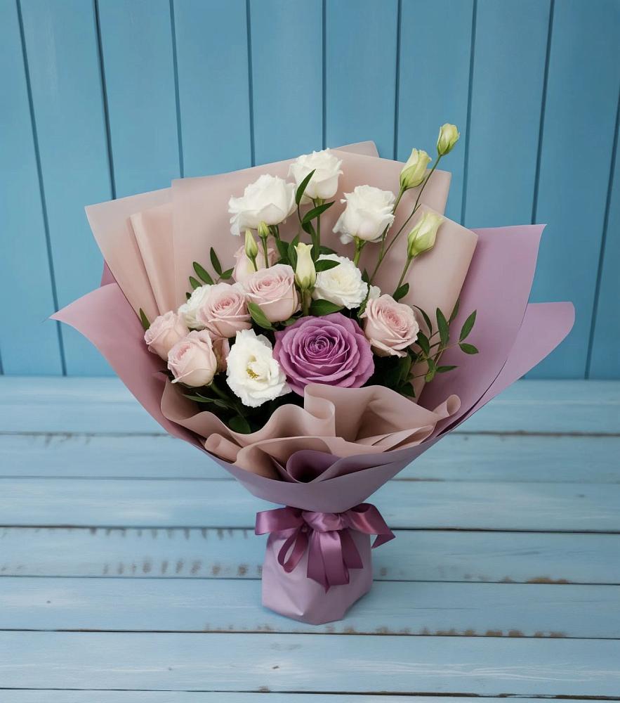 Букет цветов из: Розы и Лизиантусы в Демино